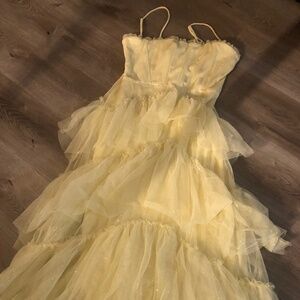 Windsor yellow hoco/prom dress